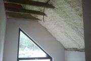 izolacja ocieplenie dachu pianką stare budy