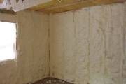 izolacja ścian konstrukcji drewnianej pianką pur